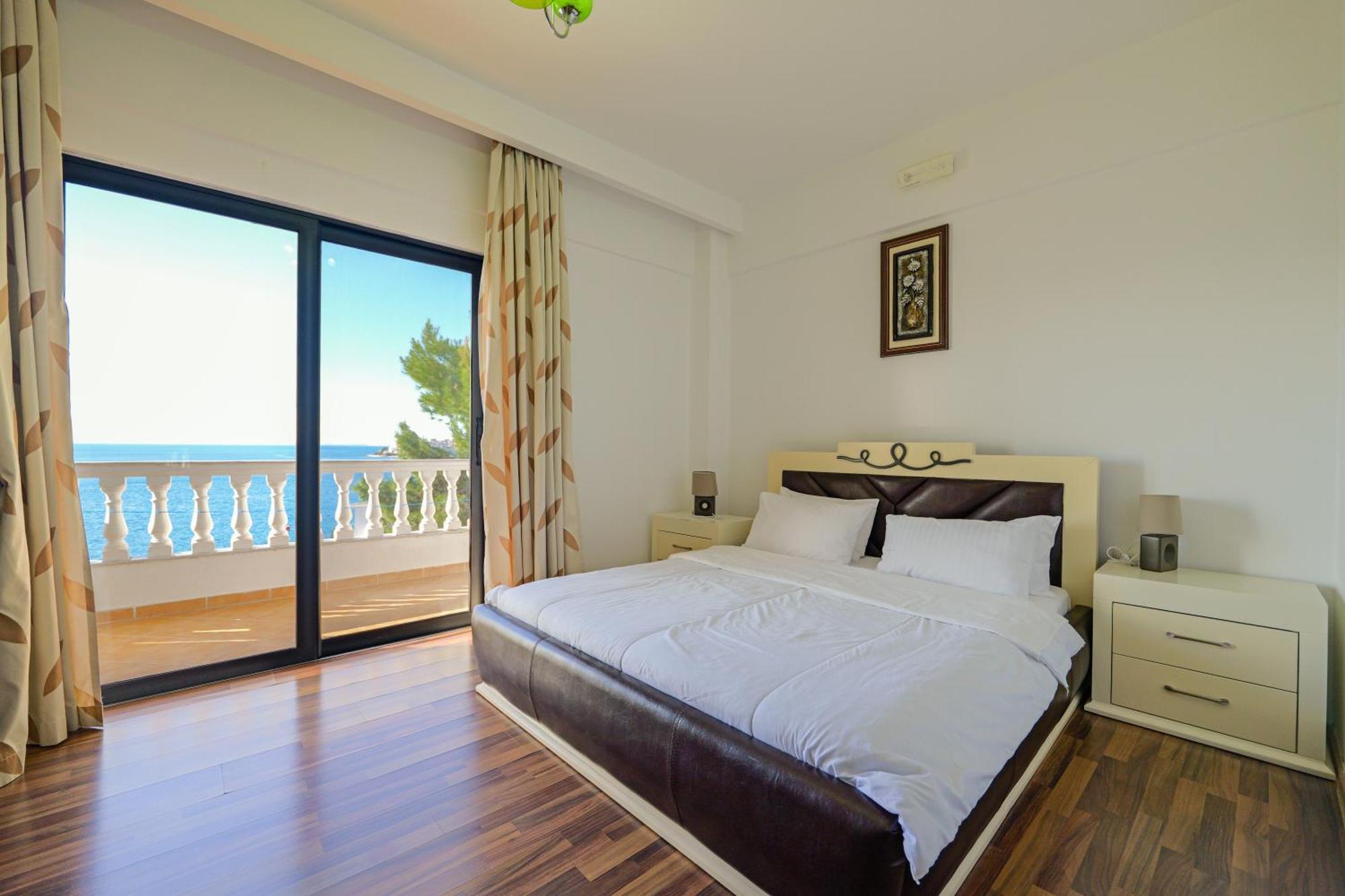 Iliria Hotel 4*