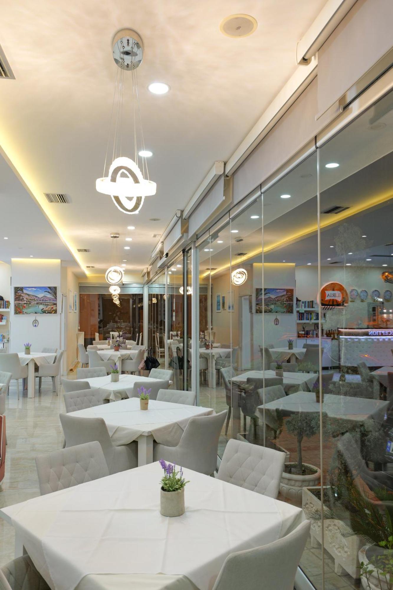 Hotel Iliria 4*